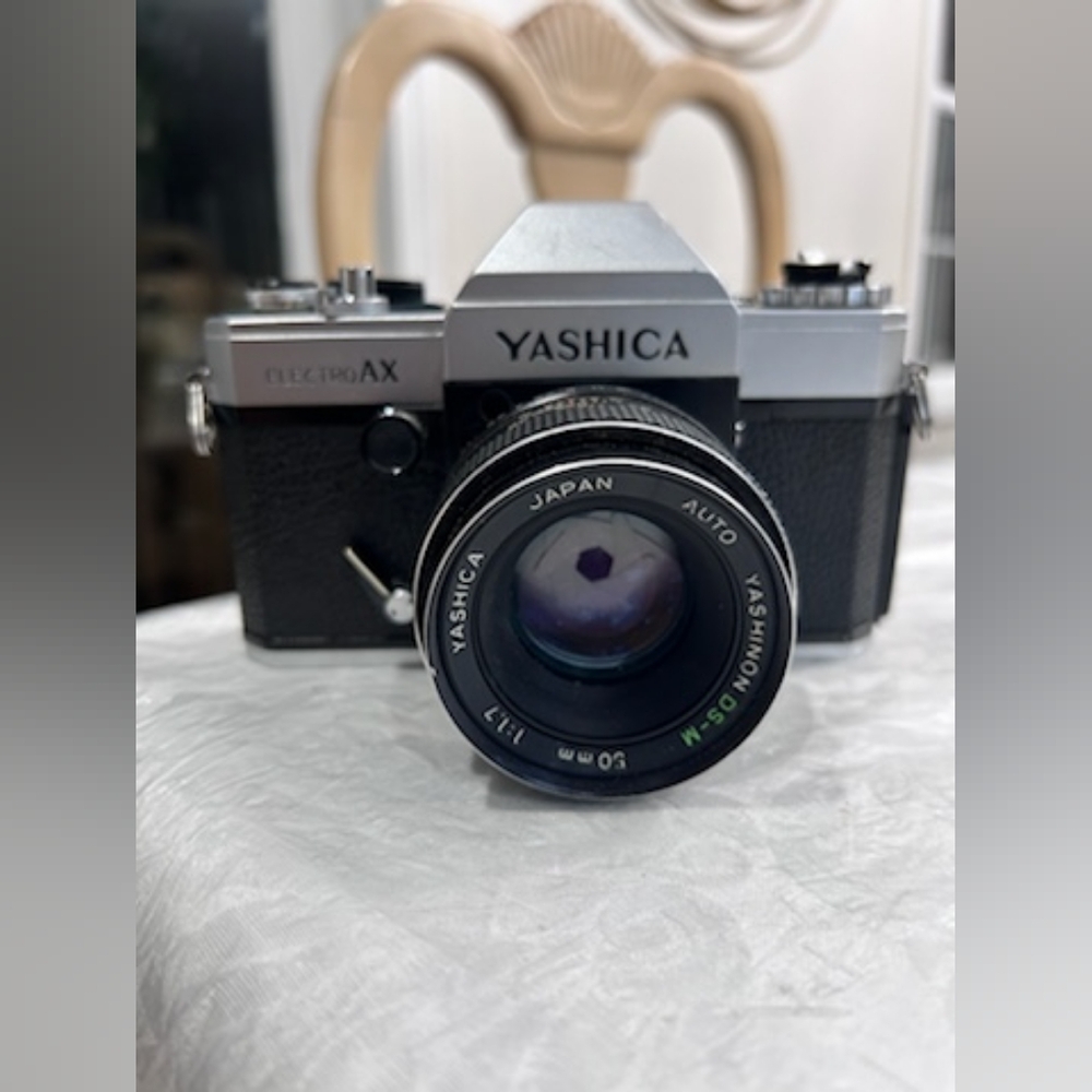 Vintage Yashica Electro AX Camera W/ Auto Yashinon DS-M 50mm 1:17 Lens-UNTESTED